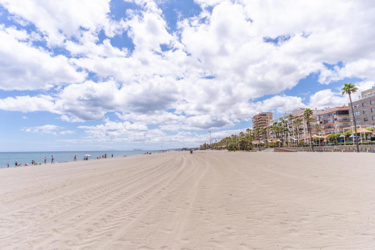 Estepona Beachside Lägenhet Exteriör bild